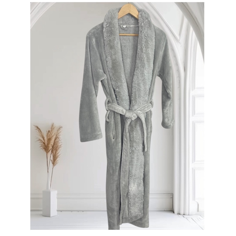 Pottery Barn Cozy Gray Plush Robe with Faux Fur S